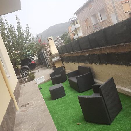 Le Camelie Appartamento Bosa Exterior photo